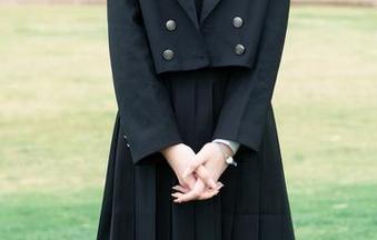在稻田里，梨瑾瑾和她的写真合集，感受到了一丝田野的气息，嗯。