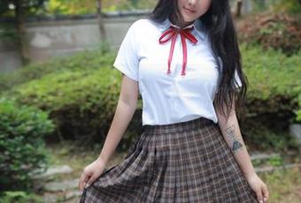 模范学院 – 浴缸里的SiByl李思宁：来欣赏这组美图分享的“泡沫”吧