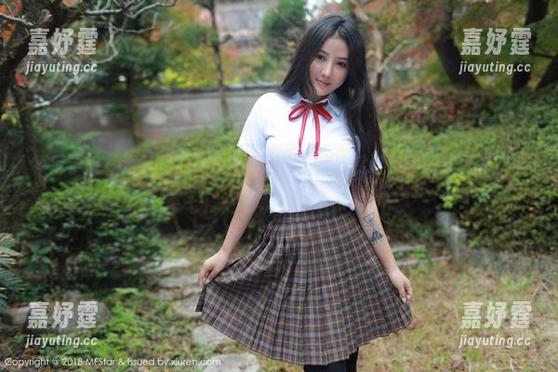 模范学院 - 浴缸里的SiByl李思宁：来欣赏这组美图分享的“泡沫”吧
