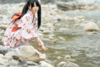 看到樱井宁宁的连衣裙套图，真的是选不出最爱，大家快来分享你的看法！