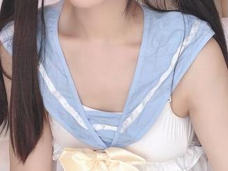 樱井宁宁带来和泉纱雾的最新美图，明明是一张照片，偏偏就是显得如此撩人心弦。