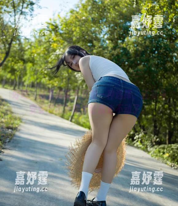 好吧，居家其实不只是一种选择，还有浅安安的高清照片让我走不动了。