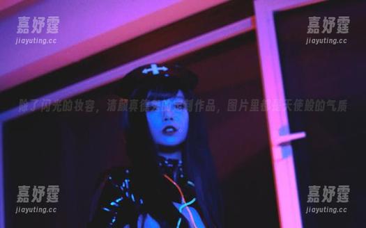 除了闪光的妆容,清颜真德秀的定制作品,图片里都是天使般的气质。 除了闪光的妆容,清颜真德秀的定制作品,图片里都是天使般的气质。