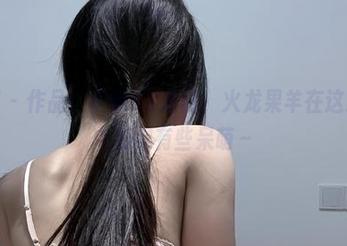 微密圈 – 作品：学妹VS原图，火龙果羊在这次拍摄中显得有些呆萌～