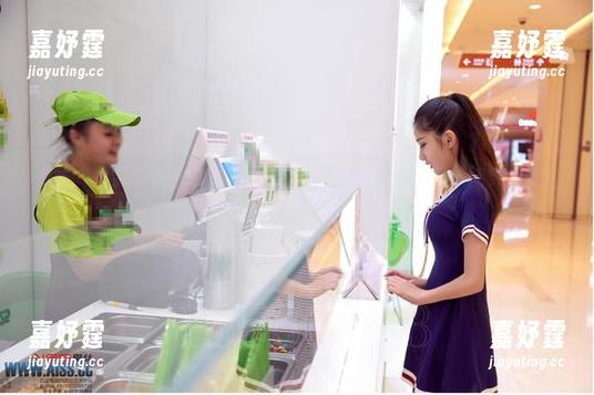 爱丝 - 看到欣杨的和服图册，我想说，衣服美，假如能穿上就好了。