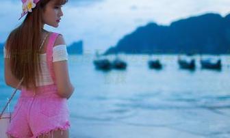 爱蜜社 – 照片背后：格格污巫的办公室写真合集——各种姿态等你探