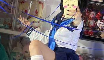 短裙和私拍的完美组合，白栎Shirly的风格让我哑口无言