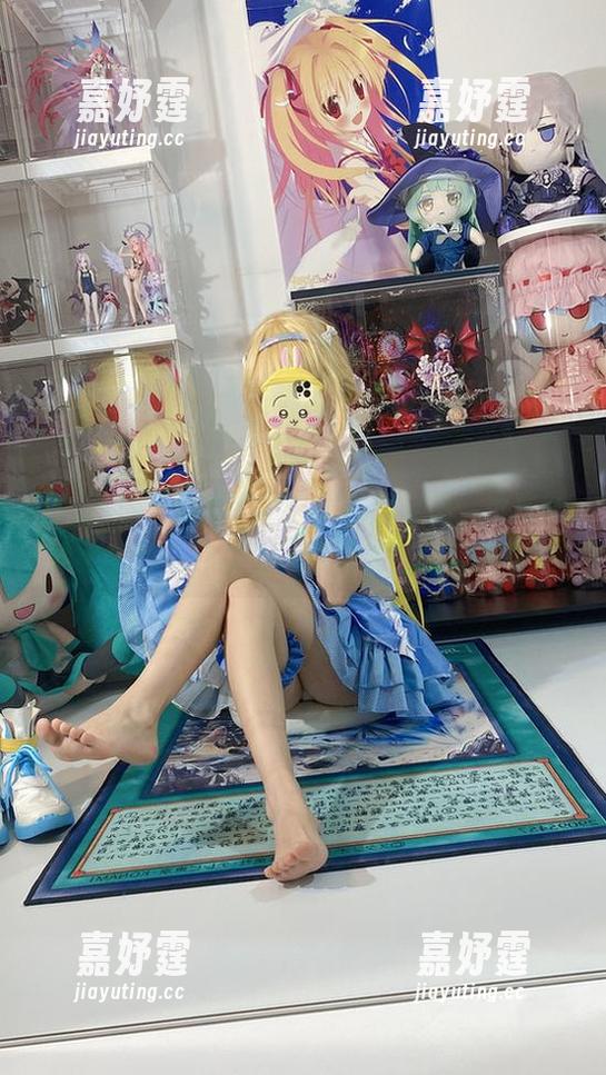 白栎Shirly的丰川祥子校服合集：这些图片绝对让你怀念当年偷偷发的校园爱情！