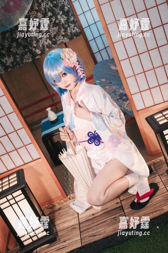 图片锁定神沢永莉的魅魔利兹，夸张的妆容，有那么一丢丢的意思。