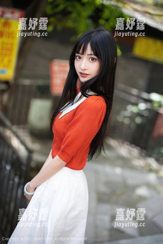秀人网 - `在高画质的堆砌下，兔妹妹的礼服照片传递出一种濒临失控的优雅。`