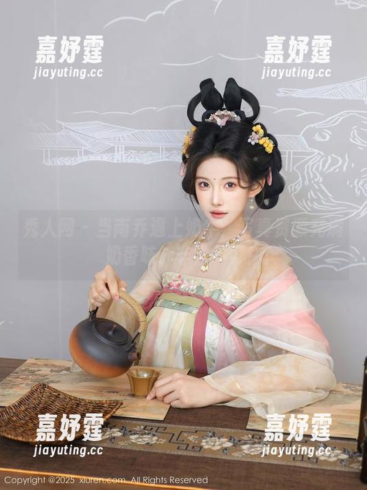 秀人网 - 当南乔遇上奶牛：写真资源充满奶香味，非尝不可！