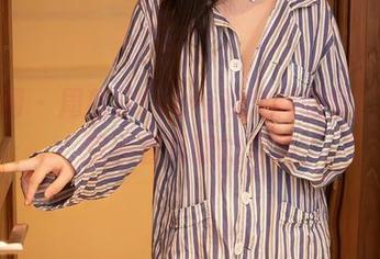 秀人网 – 周慕汐fairy的定制眼镜，让人想多看几眼的写真