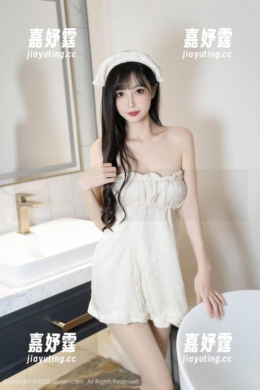 秀人网 - 无意间的美图，白诗雅泳装走心，壁纸甩其他都几条街。