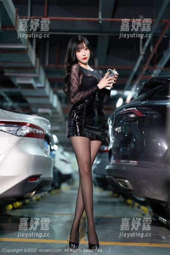 秀人网 - 豆瓣酱：忘记牛仔裤，这些姿势值得记住的全集