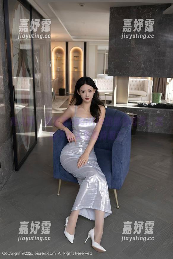 秀人网 - 陆萱萱cecillia的黑色写真，怎能不让人多看两眼？
