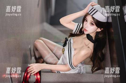 突如其来的泳池写真更新，米线线sama又给你带来什么不一样的体验呢？