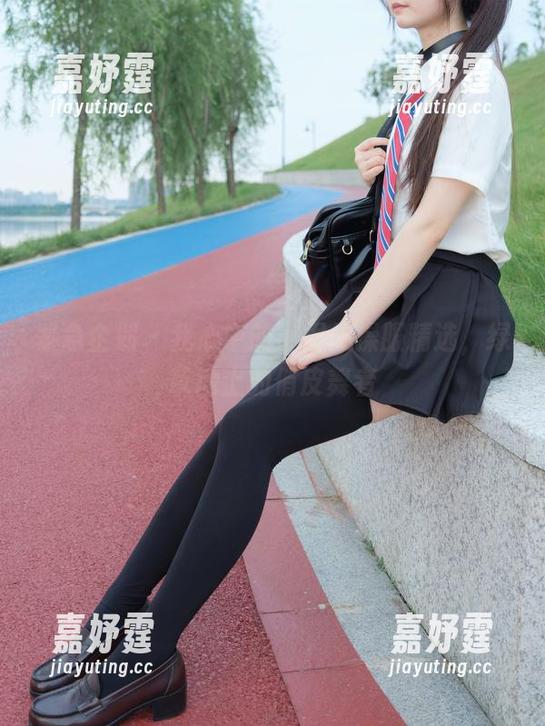 紧急企划 - 我心中的小恩体操服精选，绿草地上的俏皮舞者