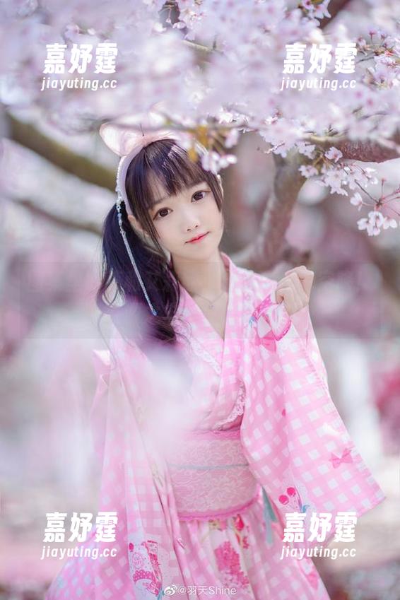 图集里的藤和艾莉欧，羽天shine空降！资源之丰富令人咋舌！