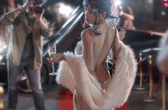 图片里，芊川一笑MNK的吊带写真，懒洋洋的午后恰好合适