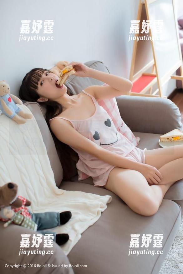菠萝社 - 柳侑绮制服写真图册：你可能会站在窗前，彻底迷失在她的眼神中。
