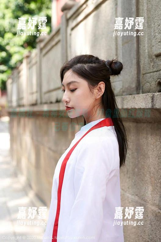 蜜桃社 - 真希女孩写真，网盘里的红颜知己等你来翻牌！