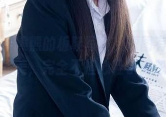 袜啵啵 – 熊熊的板鞋写真，原图有种不着边际的美，完全不担心鞋子被忽视！