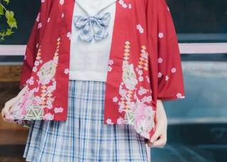 西呱呀呀呀与水手服：原图与更新，来点有意思的