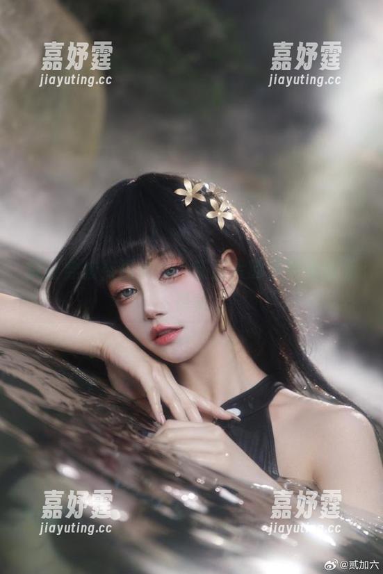 疯狂穿梭在图库中，贰加六的学姐高清无克星