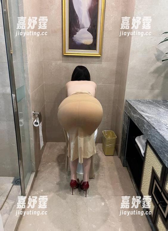 微密圈 - 迷人的五姨太的办公室，真缺少一杯咖啡的写真合集！