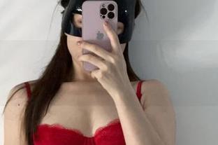微密圈 – 小心，不要被铁锤姐姐的天使作品合集给迷住了。