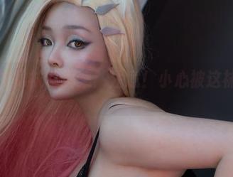 阿寨寨的棉袜写真集：注意！小心被这袜子萌到～