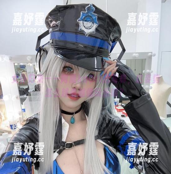 女仆归来——阿薰kaOri的写真，这姿势怎么越看越像玩乐呢？