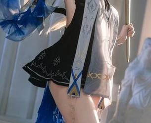 这里没有圣光，只有阿薰kaOri的裸足写真，来不来？